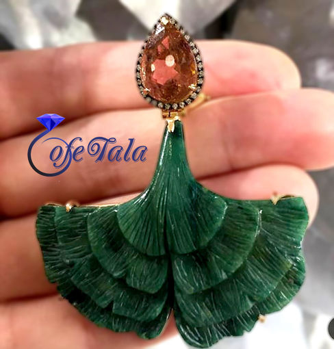 Jade flower pendant آویز گل جید